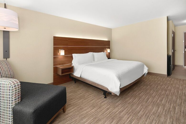 Holiday Inn Express Hotel & Suites Willows