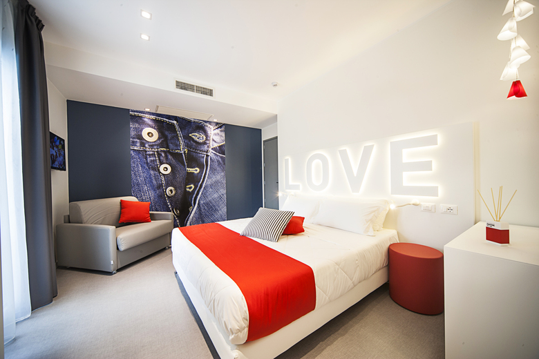 Hotel Love Boat