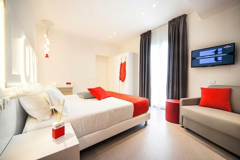 Hotel Love Boat