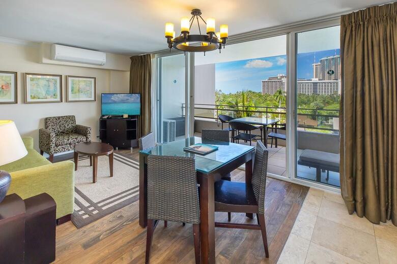 Hotel Regency On Beachwalk Waikiki By Outrigger