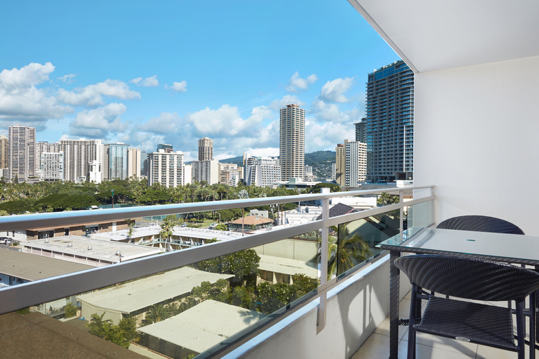 Hotel Regency On Beachwalk Waikiki By Outrigger