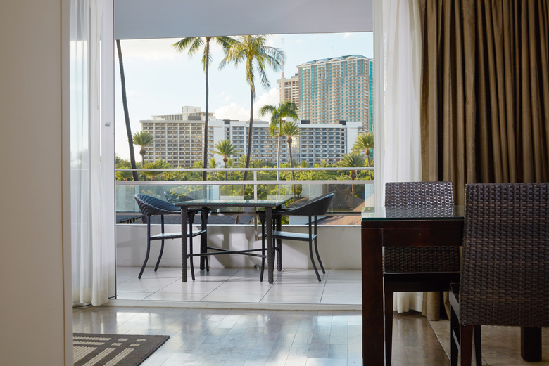 Hotel Regency On Beachwalk Waikiki By Outrigger