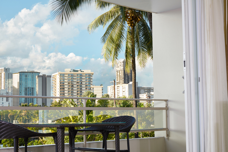 Hotel Regency On Beachwalk Waikiki By Outrigger