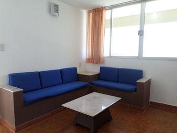 Suites Mediterr�neo Hotel