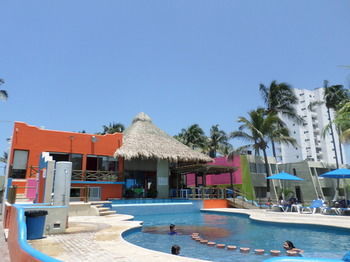 Suites Mediterr�neo Hotel