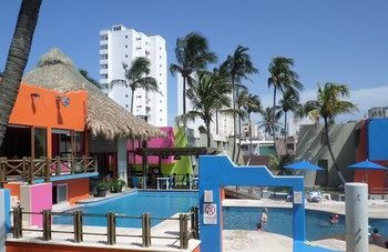 Suites Mediterr�neo Hotel
