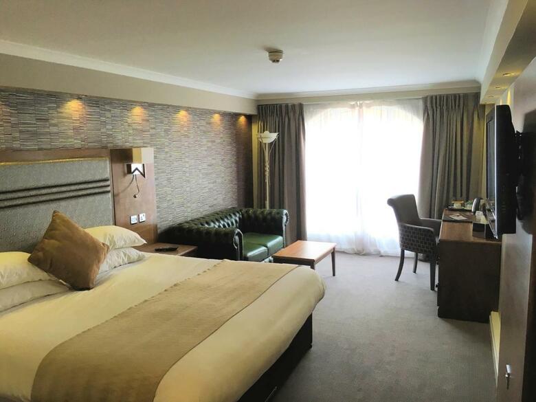 Mill Hotel (.)