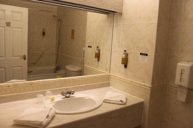 Mill Hotel (.)