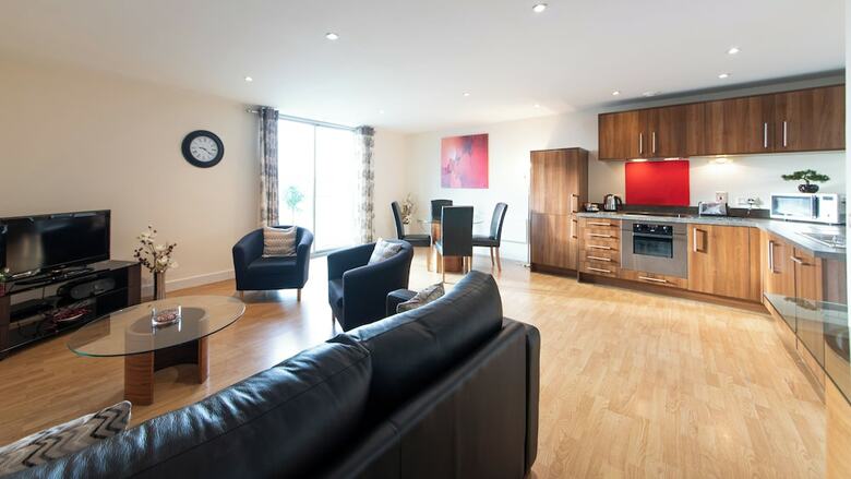 Spires Hotel (two Bedroom) 6 Pax