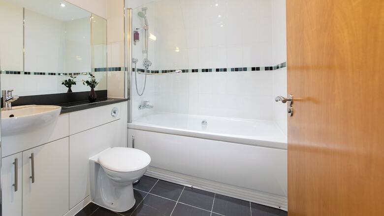 Spires Hotel (two Bedroom) 6 Pax