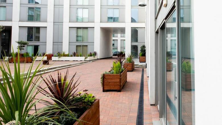 Spires Hotel (two Bedroom) 6 Pax