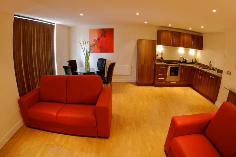 Spires Hotel (two Bedroom) 6 Pax