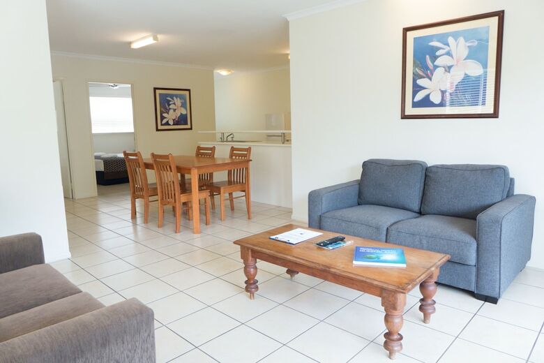 Hotel Cairns Queenslander