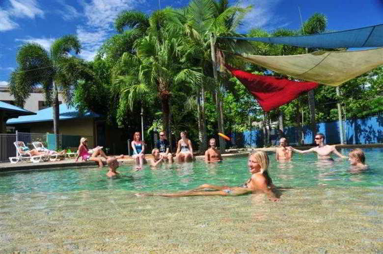 Hostal Nomads Cairns Backpackers