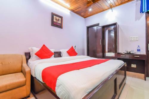 Oyo 18598 Hotel Satya Palace