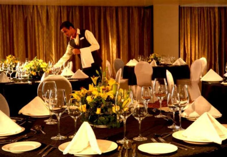 Hotel Courtyard By Marriott Pune City Centre