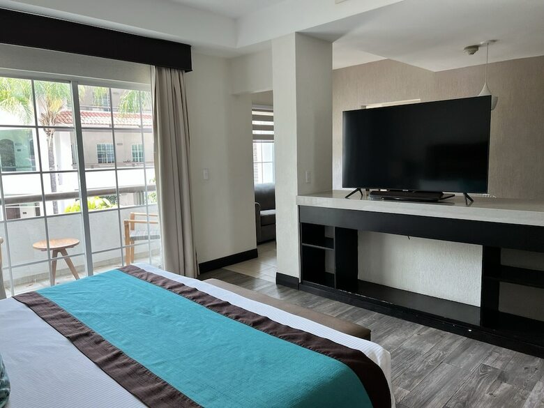 �urea Hotel And Suites