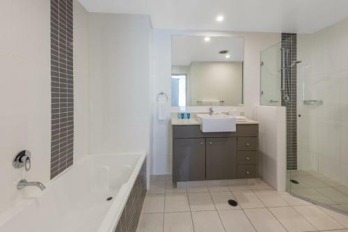 Hotel Meriton Kent Street