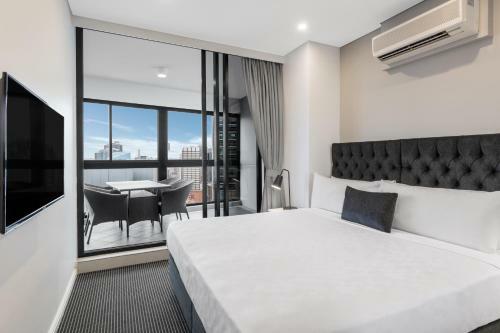 Hotel Meriton Kent Street