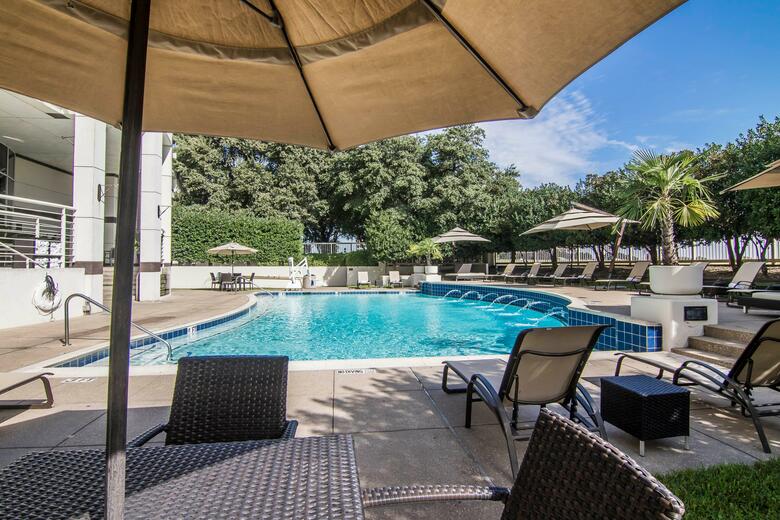 Hotel Omni Dallas Park West