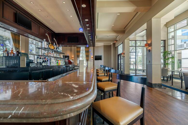 Hotel Omni Dallas Park West