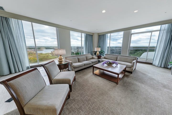 Hotel Omni Dallas Park West