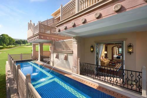Hotel Itc Grand Bharat, A Luxury Collection Retreat.
