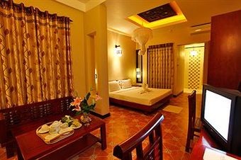 Long Life Riverside Hotel