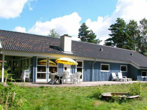 Four-bedroom Holiday Home In Aakirkeby 5