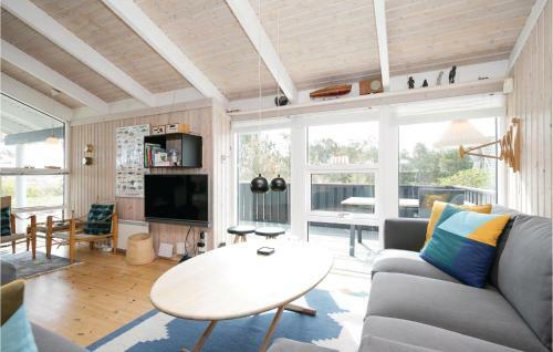 Three-bedroom Holiday Home �lb�k With A Fireplace 01