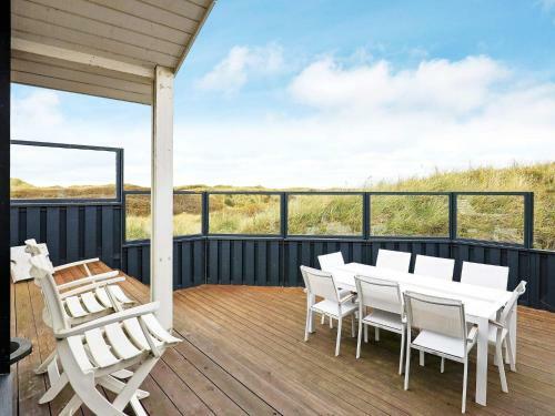 Five-bedroom Holiday Home In L�kken 6
