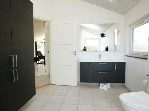Three-bedroom Holiday Home In Hals 30