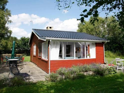 Two-bedroom Holiday Home In Hals 13
