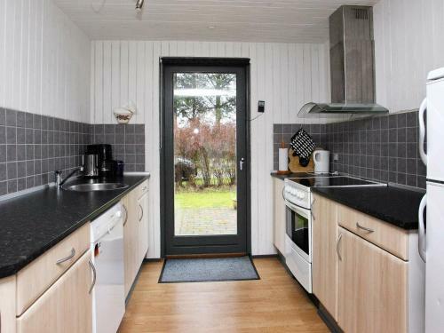 Four-bedroom Holiday Home In Fars� 3