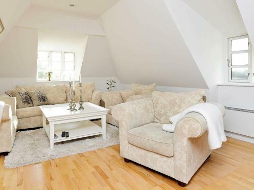 Five-bedroom Holiday Home In Juelsminde 3