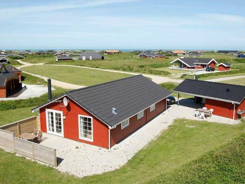 Four-bedroom Holiday Home In L�kken 2