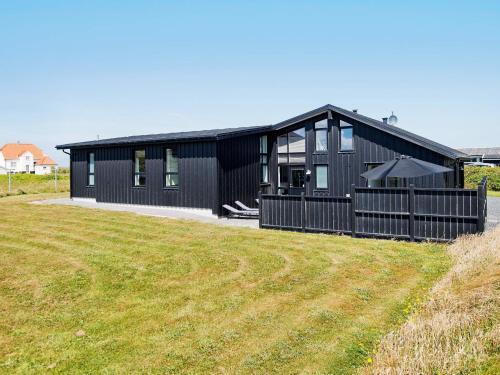 Four-bedroom Holiday Home In L�kken 19