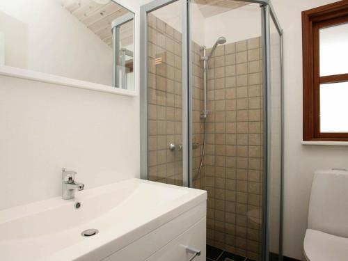 Three-bedroom Holiday Home In L�kken 23