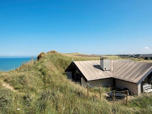 Three-bedroom Holiday Home In L�kken 70