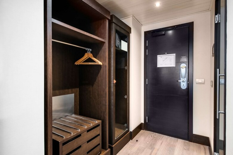 Hotel NH Brussels St�phanie