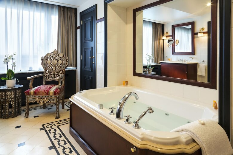 Hotel Warwick Barsey