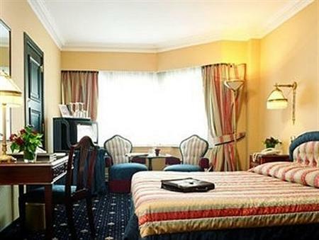 Hotel Warwick Barsey