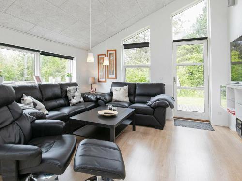 Three-bedroom Holiday Home In L�gst�r 6