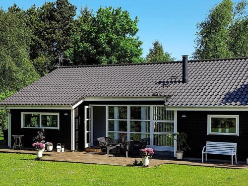 Three-bedroom Holiday Home In L�gst�r 6