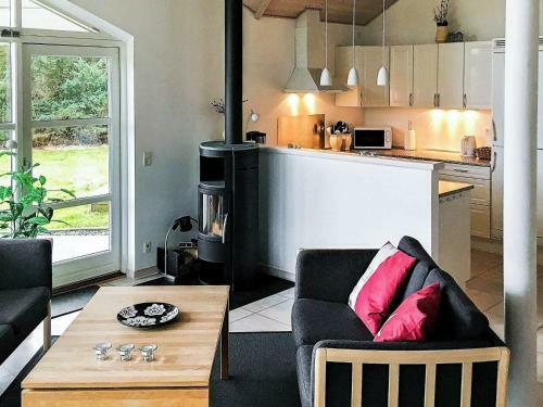 Four-bedroom Holiday Home In L�gst�r 3
