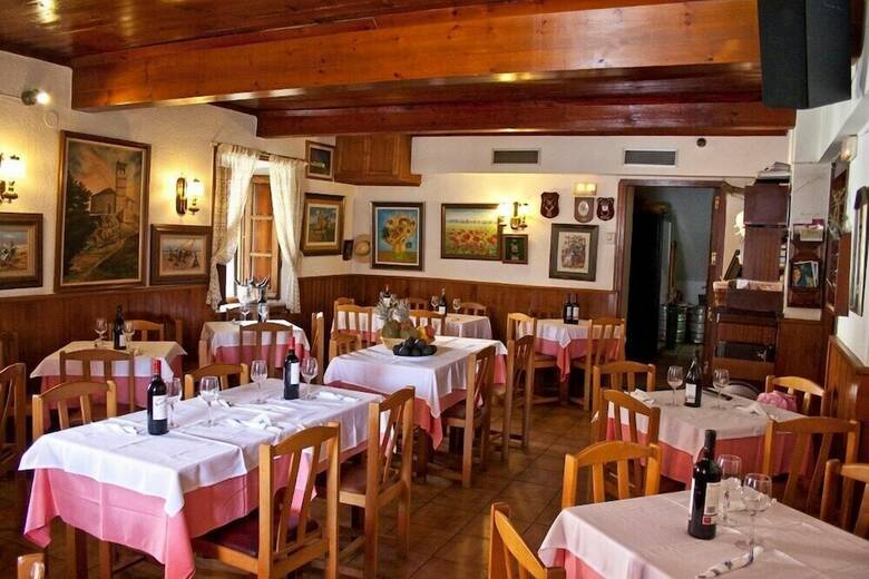 Albergue Hostal La Maya