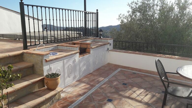 Casa Roble B&B