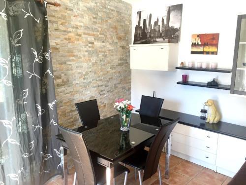 Homerez - Holiday Home Calle Rotonda de Aucunada