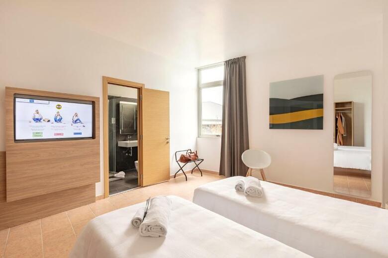 G Hotel