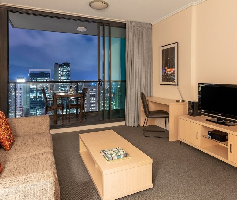 Hotel Oaks Charlotte Towers